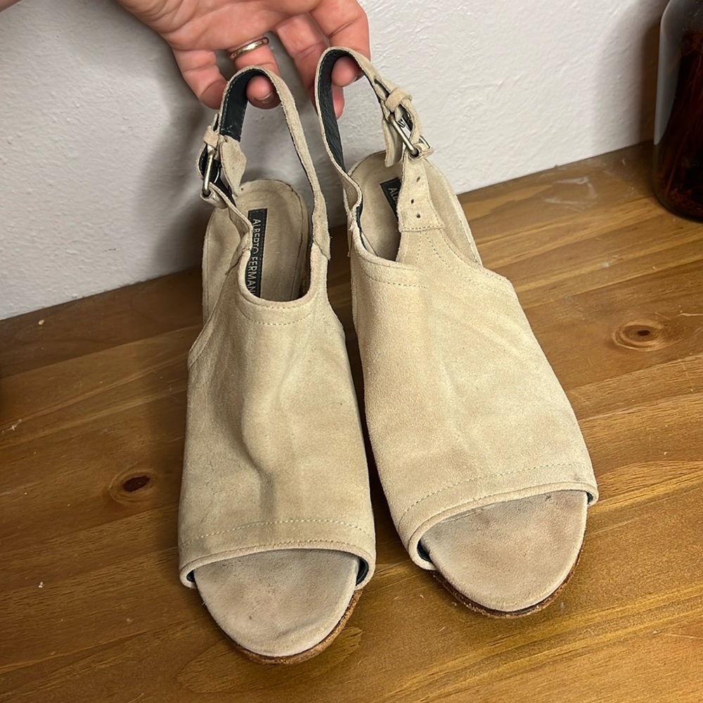 Alberto Fermani booties suede